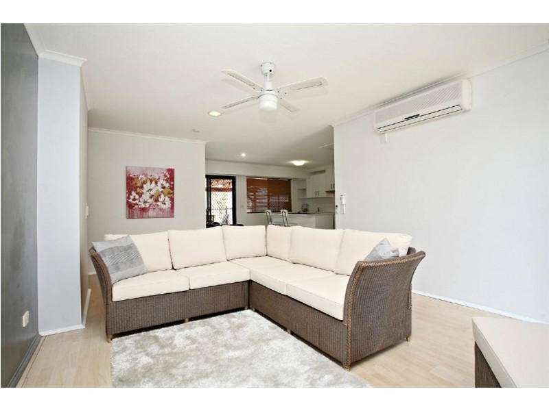 14 Morinda Way, Labrador QLD 4215