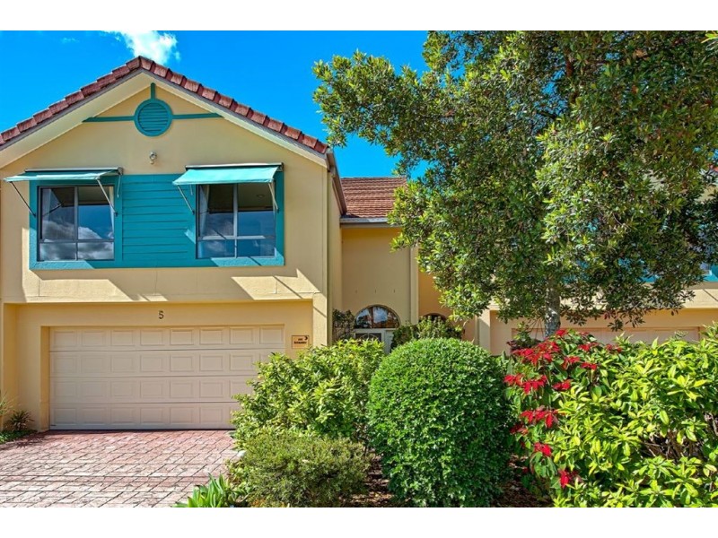 5/125 Santa Cruz Blvd, Clear Island Waters QLD 4226