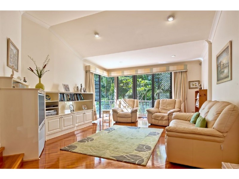 5/125 Santa Cruz Blvd, Clear Island Waters QLD 4226