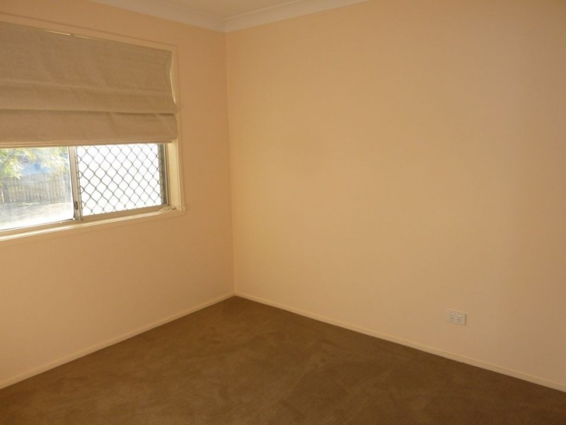 16 Kittani Crescent, Ashmore QLD 4214