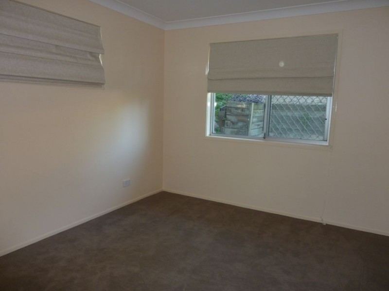16 Kittani Crescent, Ashmore QLD 4214