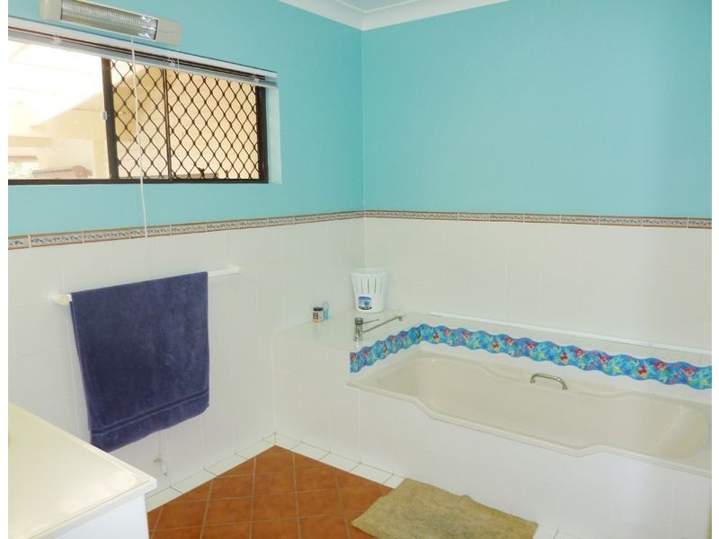 76 Yangoora Crescent, Ashmore QLD 4214