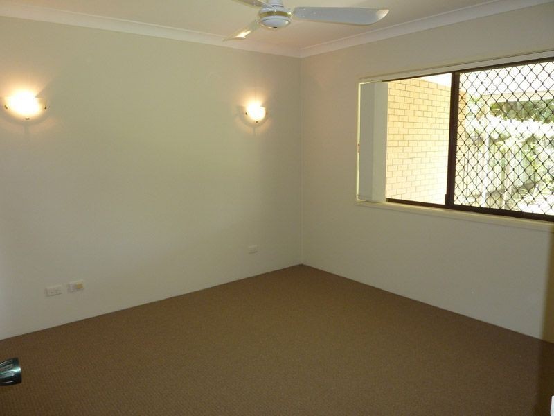 2/9 Lindal Street, Ashmore QLD 4214