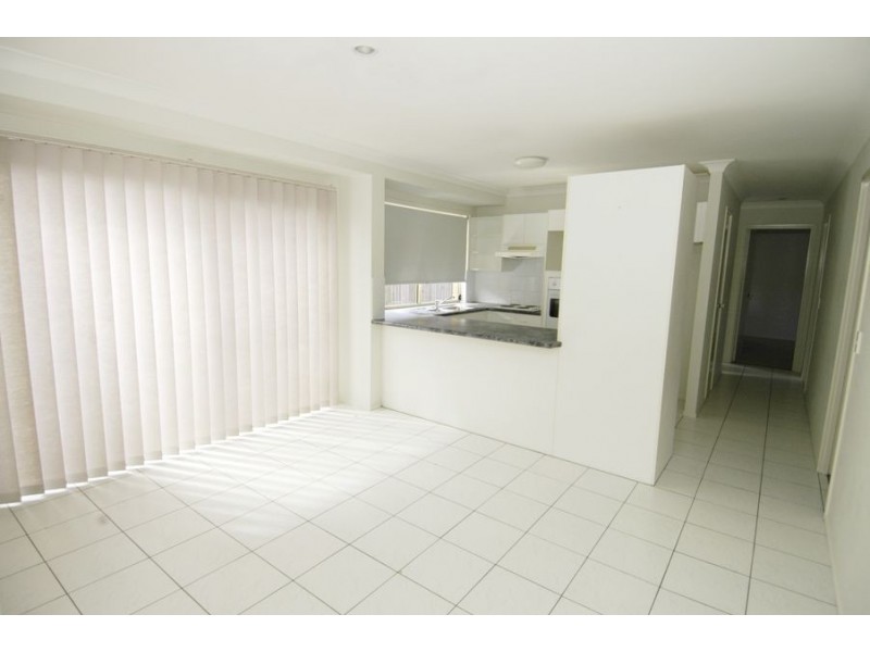 17 Fairweather Drive, Arundel QLD 4214