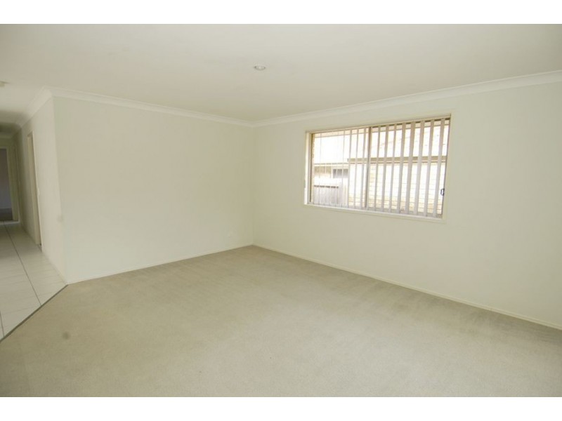 17 Fairweather Drive, Arundel QLD 4214