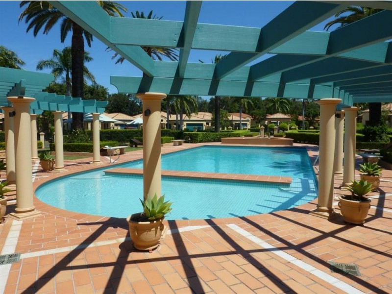 3254 Palladian Drive, Hope Island QLD 4212