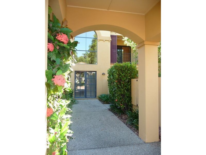 3254 Palladian Drive, Hope Island QLD 4212