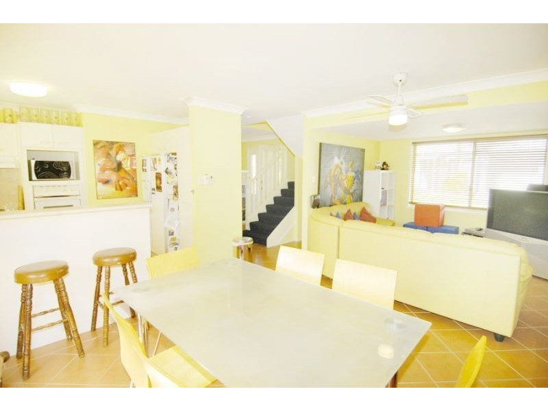 21/279 Cotlew Street West, Ashmore QLD 4214