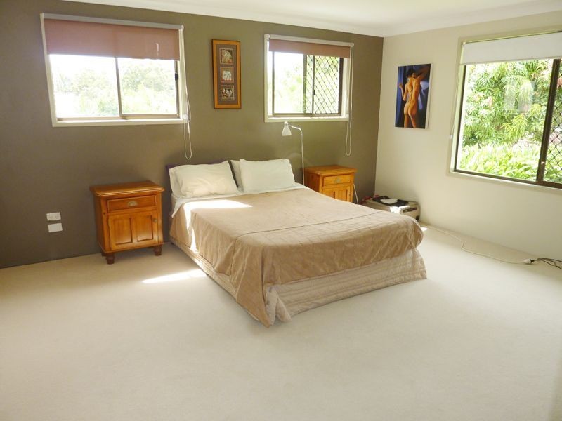 8 Tasman Avenue, Molendinar QLD 4214