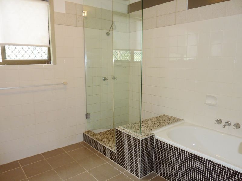 8 Tasman Avenue, Molendinar QLD 4214