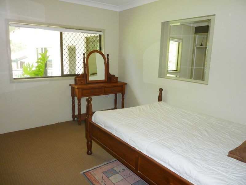 8 Tasman Avenue, Molendinar QLD 4214