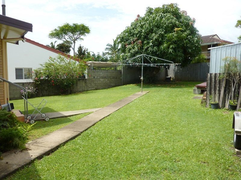 10 Cooleroo Crescent, Southport QLD 4215