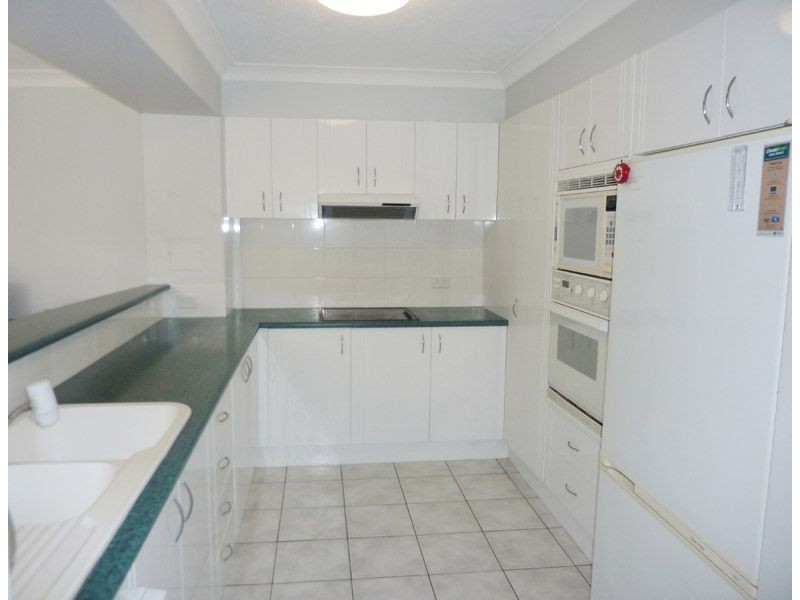 17/3 Bronberg Court, Southport QLD 4215