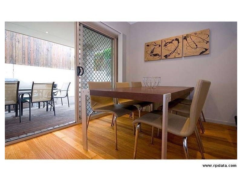 4/3 Blake Street, Southport QLD 4215