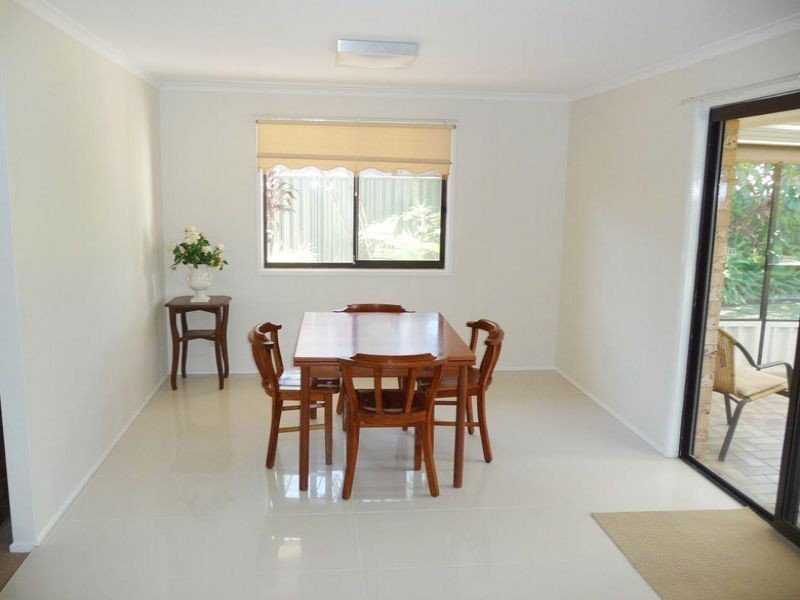 52 Collins Crescent, Benowa QLD 4217