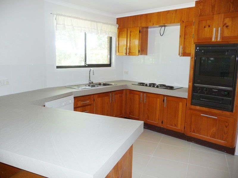 52 Collins Crescent, Benowa QLD 4217