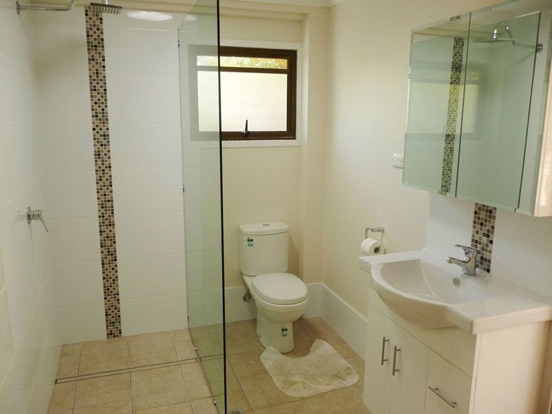 52 Collins Crescent, Benowa QLD 4217