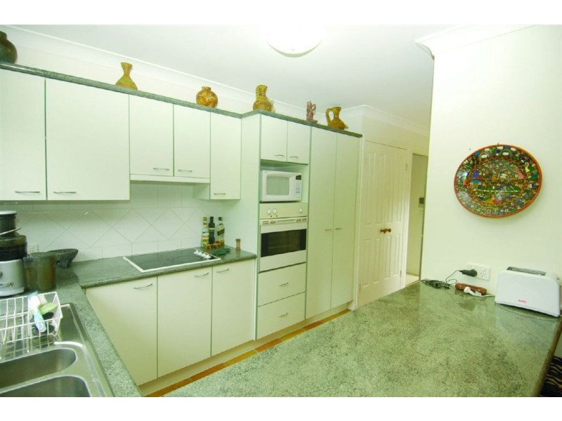 3 Abby Crescent, Ashmore QLD 4214