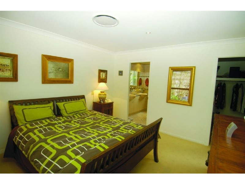 3 Abby Crescent, Ashmore QLD 4214