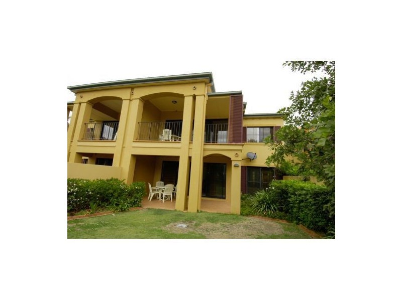 3255 Palladian Drive, Hope Island QLD 4212
