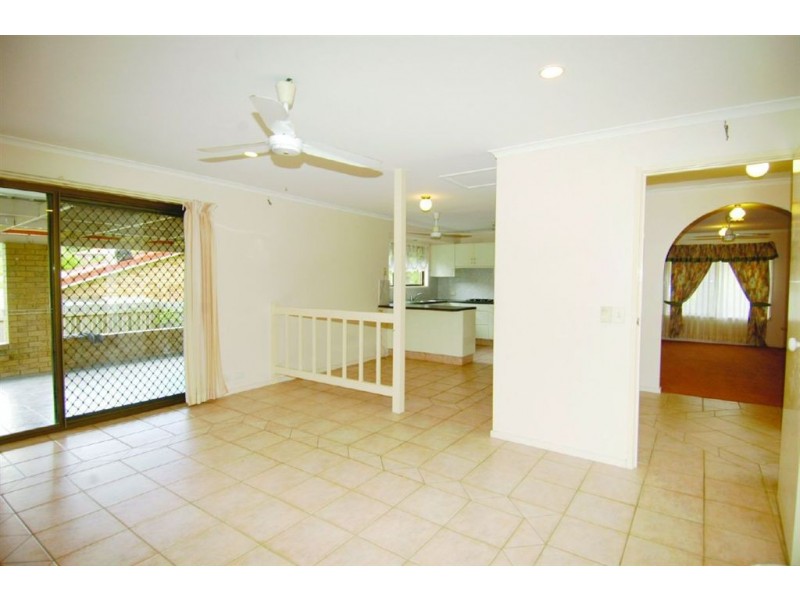 6 Paruna Place, Ashmore QLD 4214