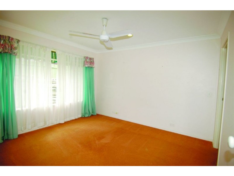 6 Paruna Place, Ashmore QLD 4214