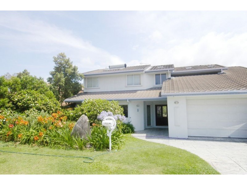 9 Riverbank Court, Ashmore QLD 4214