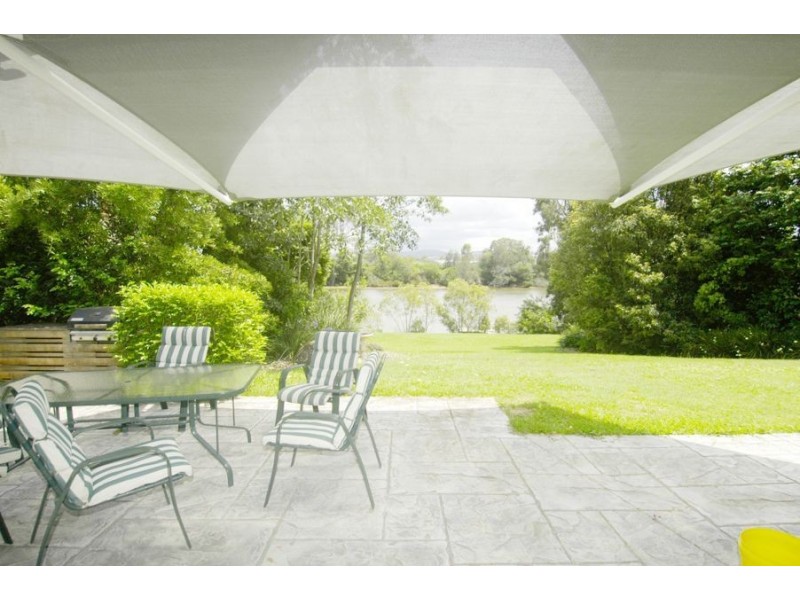 9 Riverbank Court, Ashmore QLD 4214