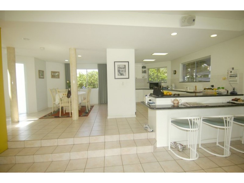 9 Riverbank Court, Ashmore QLD 4214