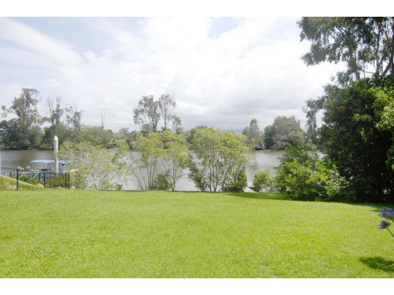 9 Riverbank Court, Ashmore QLD 4214