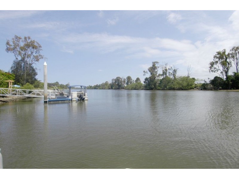 9 Riverbank Court, Ashmore QLD 4214