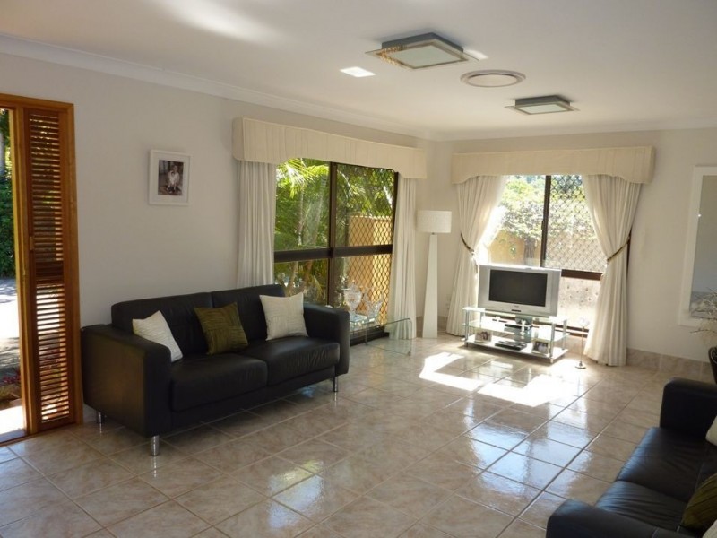 24 Wallaroo Way, Ashmore QLD 4214