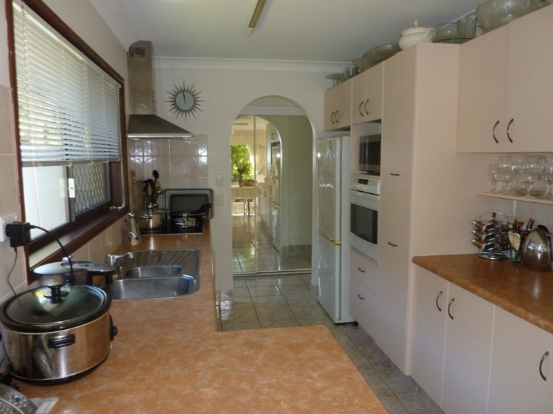 24 Wallaroo Way, Ashmore QLD 4214