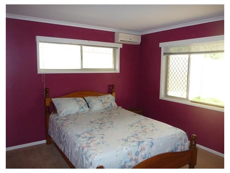 10 Warrigal  Crescent, Ashmore QLD 4214