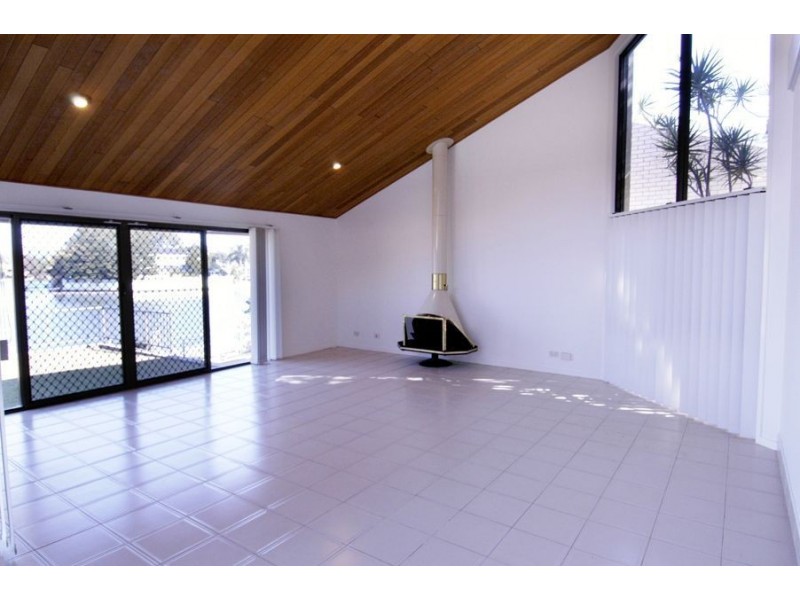 12 Cabana Boulevard, Benowa Waters QLD 4217