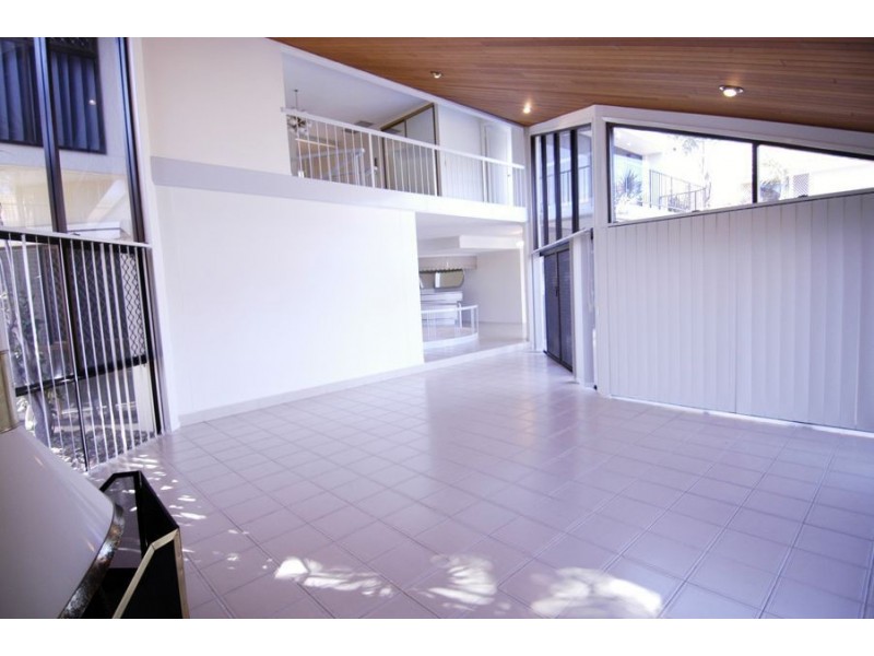 12 Cabana Boulevard, Benowa Waters QLD 4217