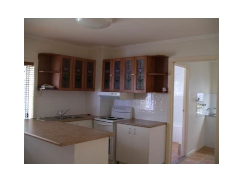 2/16 Sutherland Street, Labrador QLD 4215