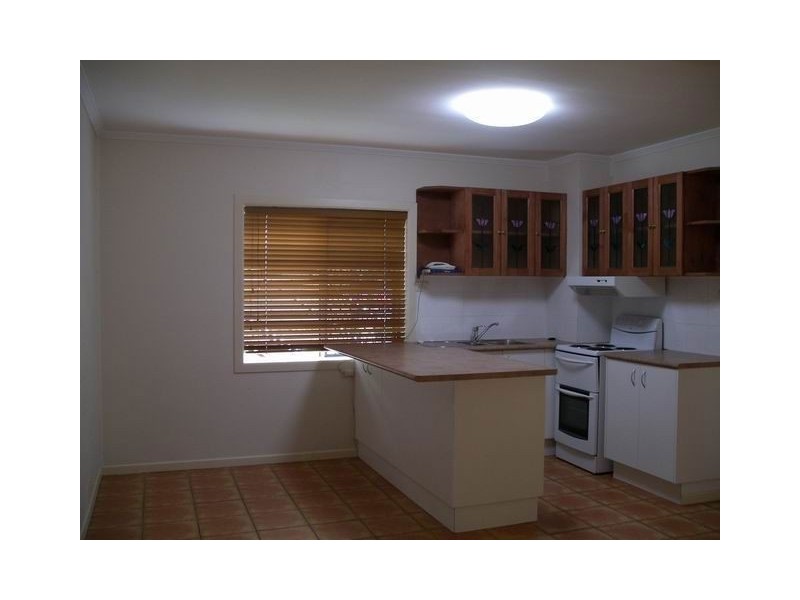 2/16 Sutherland Street, Labrador QLD 4215