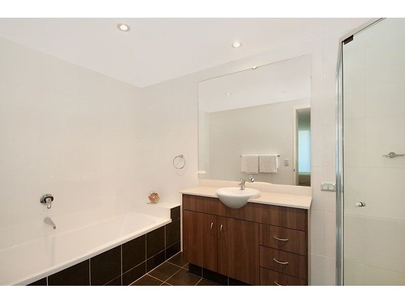 1610/1 Como Crescent, Southport QLD 4215