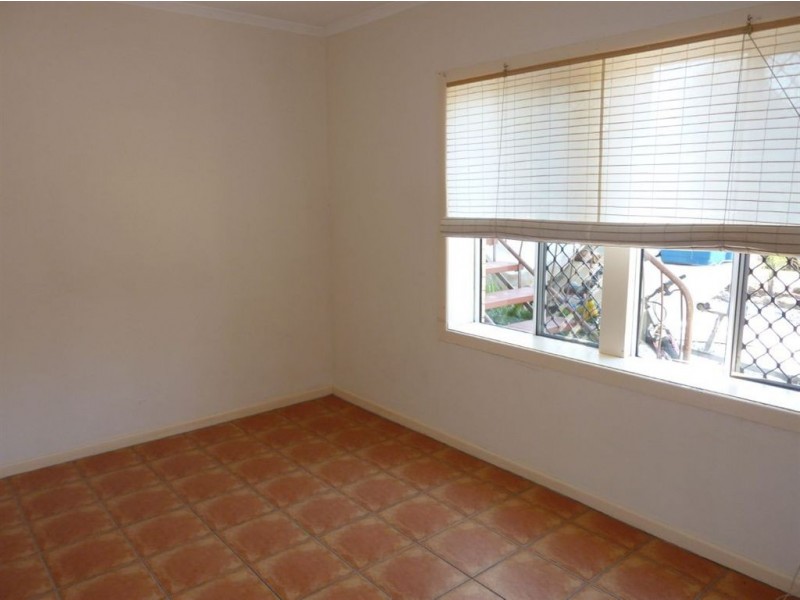 2/16 Sutherland Street, Labrador QLD 4215