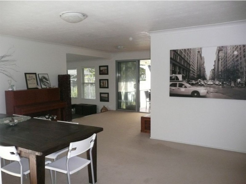 5 Jarmo Crescent, Southport QLD 4215