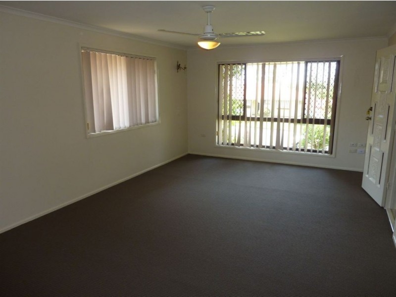 12 Cascade Avenue, Benowa QLD 4217