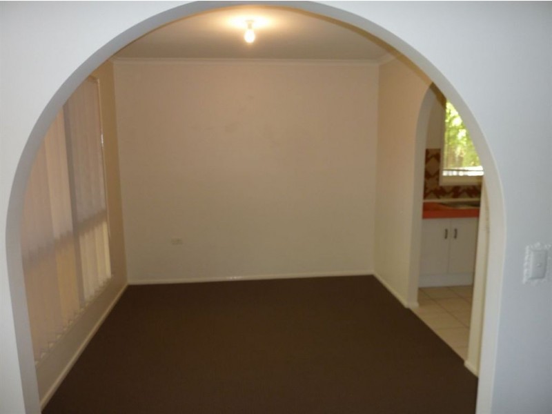 12 Cascade Avenue, Benowa QLD 4217