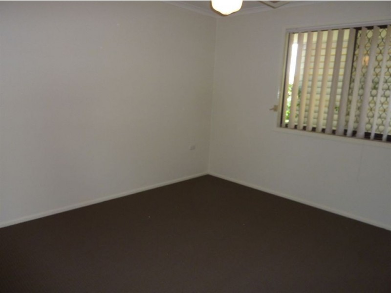 12 Cascade Avenue, Benowa QLD 4217