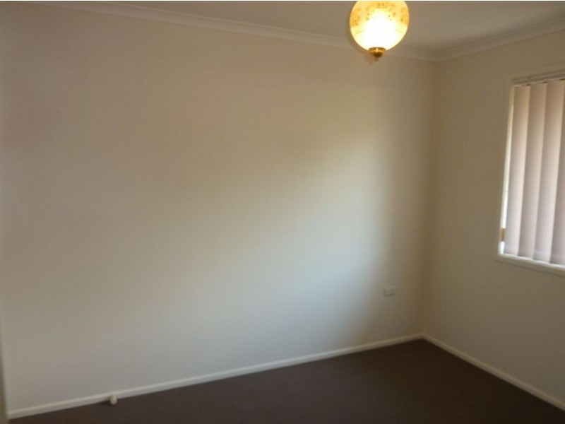 12 Cascade Avenue, Benowa QLD 4217