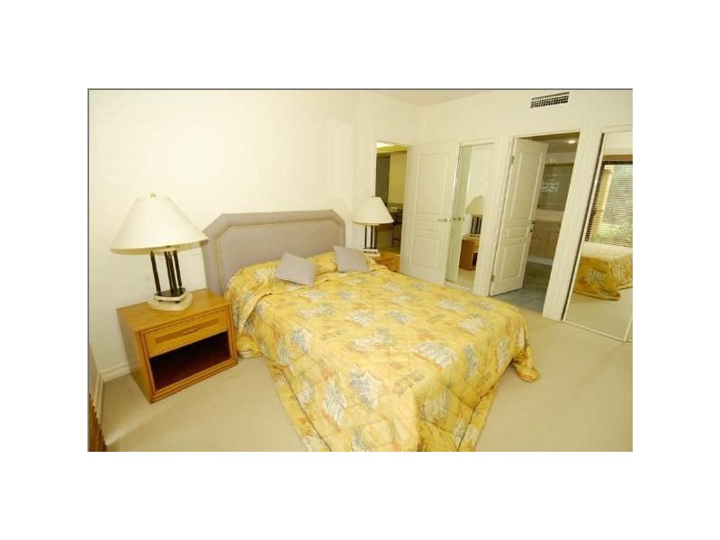 3252 Palladian Drive, Hope Island QLD 4212