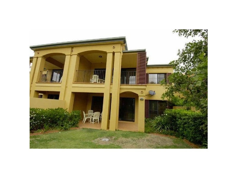 3252 Palladian Drive, Hope Island QLD 4212