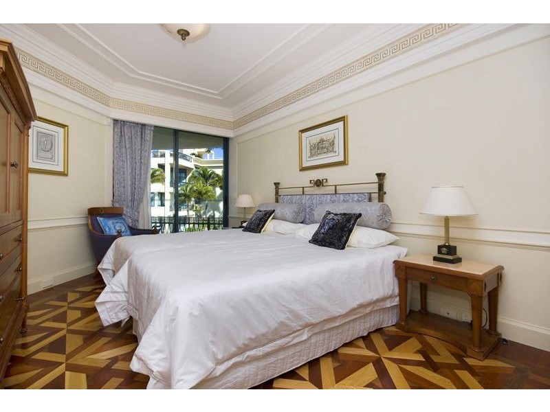 51/94 “Palazzo Versace” Seaworld Drive, Main Beach QLD 4217