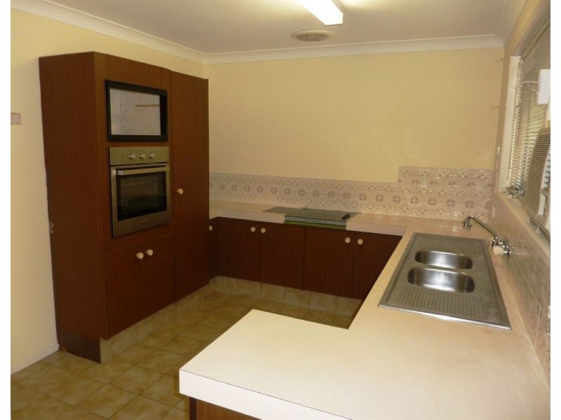 23 Lara Avenue, Southport QLD 4215