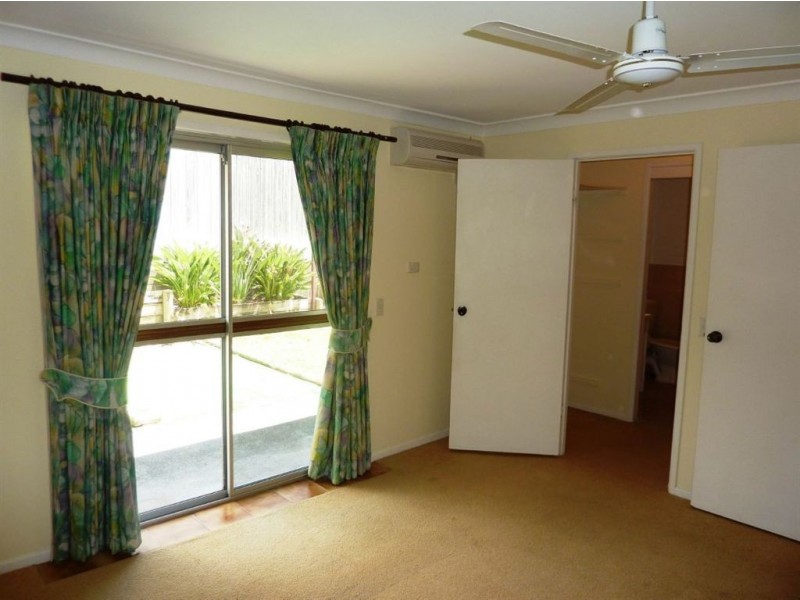 23 Lara Avenue, Southport QLD 4215